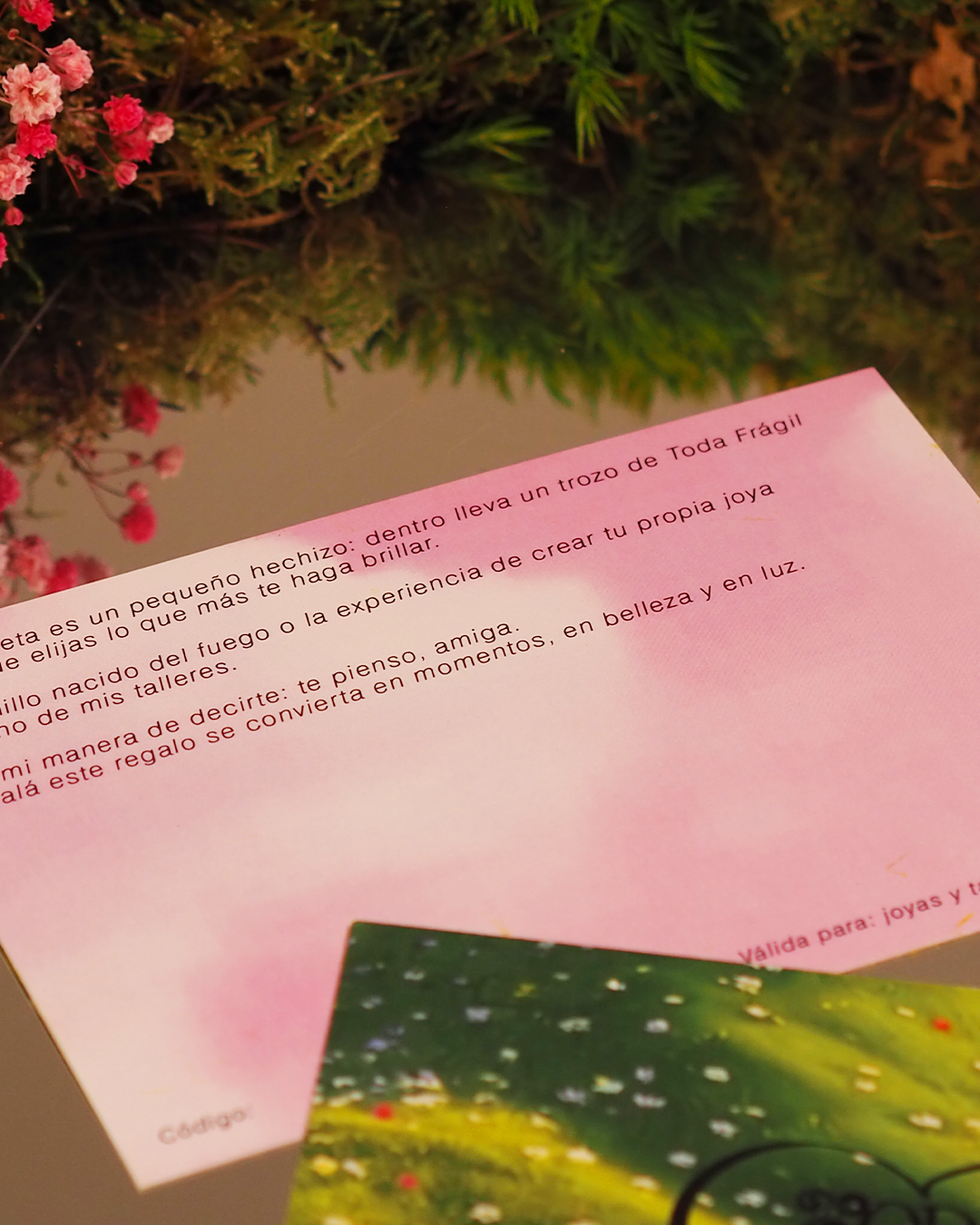 TARJETA REGALO DE PAPEL TODA FRÁGIL